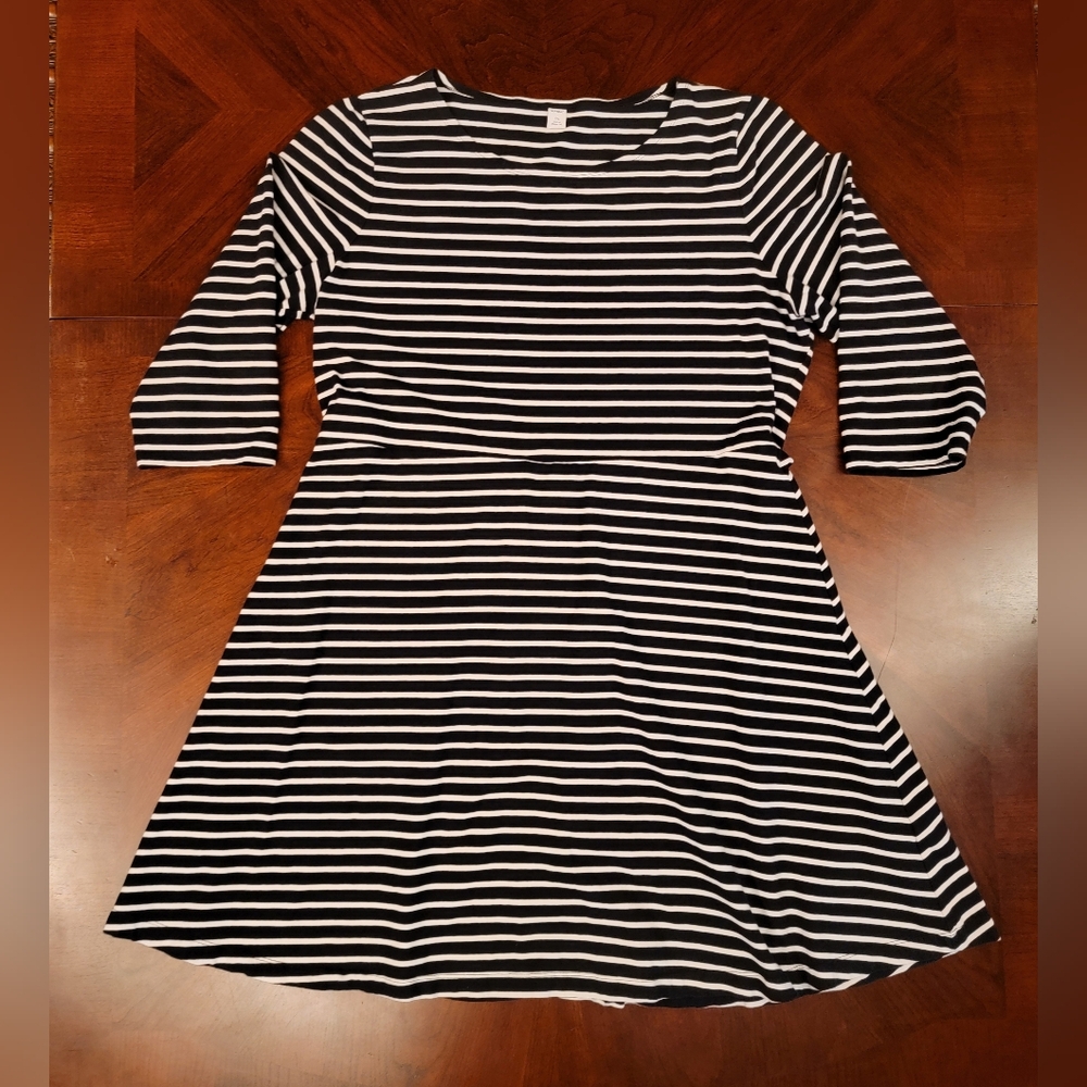 XXL Old Navy Black & White Striped Dress with 3/4 Length Sleeve
